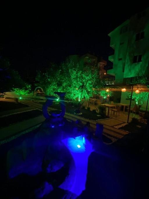 Side Leon Otel Exterior photo